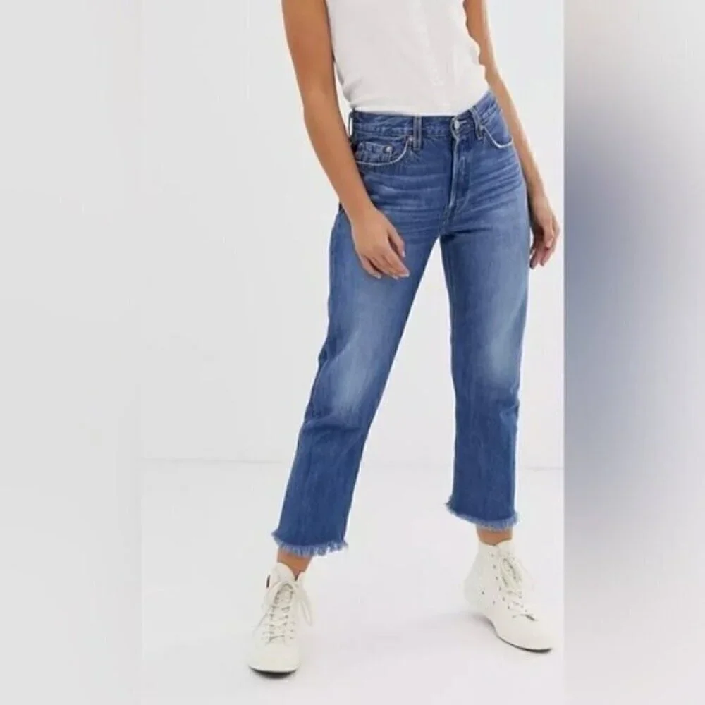 NWT Levi's 501 Cropped Straight Leg Denim Jeans Size 26 Raw Hem Midwash Blue